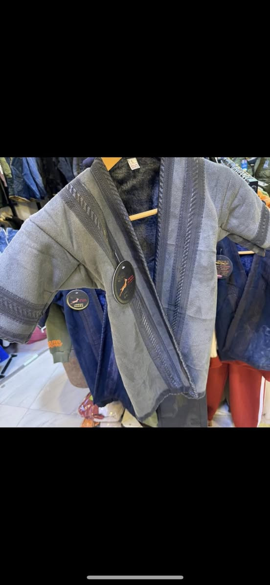 ازياء الاكابر للالبسه الرجاليه 🇹🇷
 جديدنا 💣
فروه بيبي + ولادي 
شامو درجه اولى 
قياسات 1.2.3.4
السعر  13 الف 
العنوان سامراء الضباط الاولى قرب مول الصيني مقابل نعوم للحاسبات 
متوفر توصيل 🚚 لجميع محافضات العراق 
هـ *********** 
صفحه الانستا 
https://www.instagram.com/azz_ekibar/profilecard/?igsh=MXg1NnB2NDVibmp5OA==
