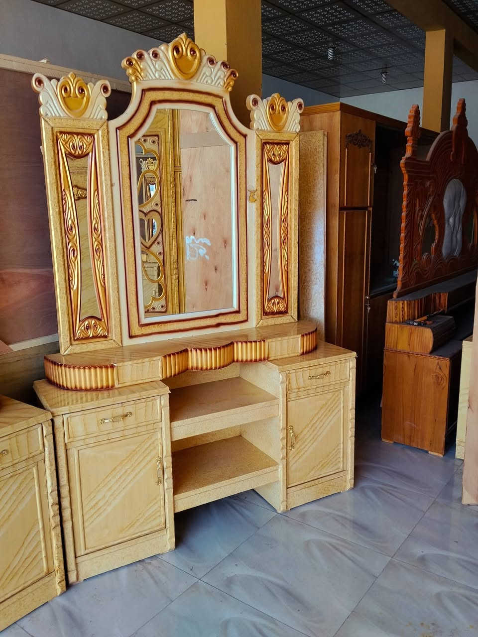 سلام عليكم من مزاد الأخوين للبيع الثالث المنزلي الجديد المستعمل غرفه نوم 7باب ***********واتساب أو اتصل
