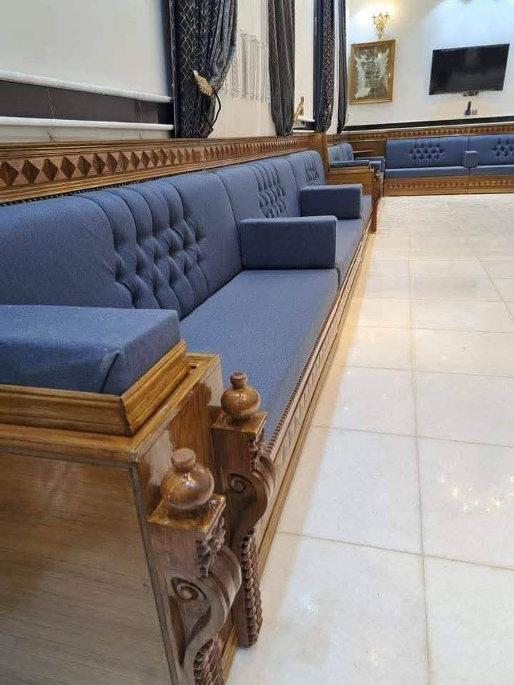 1..سعر متر ديوان #الصاج 175/
وأيضآ، نشتغل قسط بدون تحميل 
2..سعر متر ديوان #المودرن 100 
   يقدم معرض بيت الزان  لزبائنه الكرام أحدث موديلاته من الدواويين  الصاج و الملكيه والمودرن  بمواصفات راقيه
 مع ظمان حقيقي لمدة 20 سنه من تاريخ الاستلام  مع طابوريه وكوشات
ملاحظه:: نعمل حسب طلب الزبون من تغيير لون القماش وحسب القياسات الزبون ولدينا كادر يذهب لمنزل الزبون لاخذ القياسات.
ألتفاصيل أكثر خاص..


**إذا كنت صاحب هذا الإعلان وتريد حذفه لأي سبب، رجاءا أرسل رسالة إلى الدعم الفني**