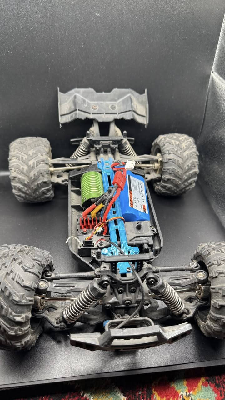 سلام عليكم  سياره بدون كونترول يعني بدون ريمونت فقط سياره وبطاريه


**إذا كنت صاحب هذا الإعلان وتريد حذفه لأي سبب، رجاءا أرسل رسالة إلى الدعم الفني**