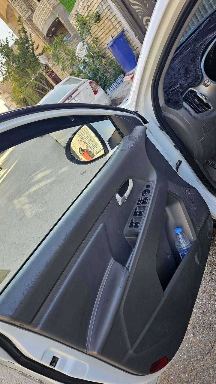 اسبورتج موديل خلجيه بيها قطعتين صبع فقط الباقي مكفول سياره جاهزه رقم بغداد موديل ١١ السعر ١٣٥ ***********
