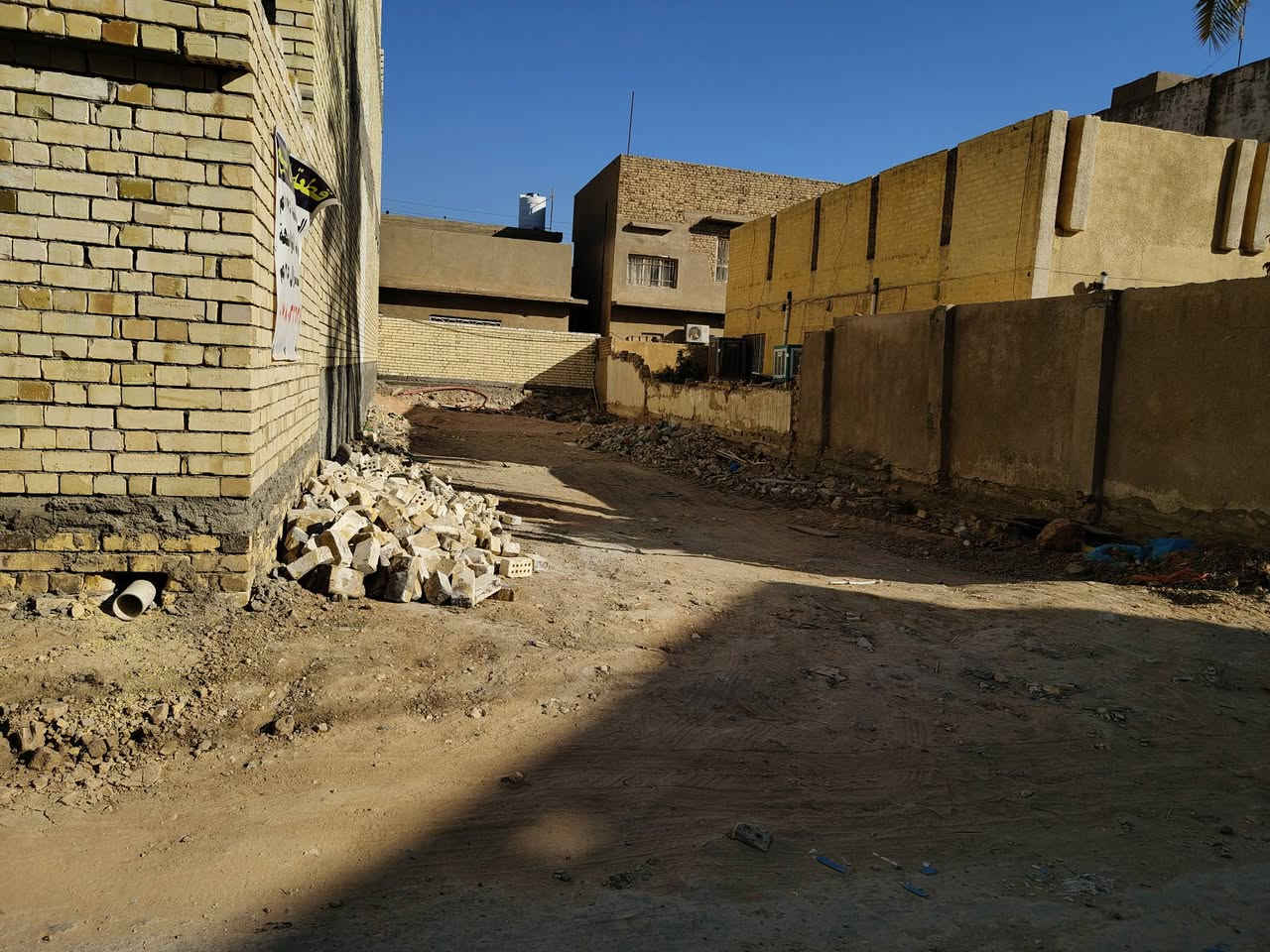 ✨ فرصة مميزة للاستثمار والسكن – قطعة أرض طابو صرف ✨
🏡 قطعة أرض سكنية مميزة للبيع في موقع هادئ وقريب من الشارع العام
📐 المساحة: 175م²
📏 الأبعاد: 7م × 25م
📜 السند: طابو صرف
👤 الملكية: باسم شخص واحد – تحويل مباشر وسريع
💰 سعر المتر: 1,400,000 دينار فقط
📍 الموقع: الحلة / حي الإمام
يبعد 20 متر فقط عن شارع الضغط — موقع ممتاز وسهل الوصول
📞 للاستفسار ومعرفة كل التفاصيل:
🏢 مراجعة مكتب الكوثر للعقارات والمقاولات
☎️ الاتصال على الأرقام:
0771527496
***********
🔥 لا تضيع الفرصة… موقع مميز • سعر مناسب • أوراق سليمة 🔥
:::
