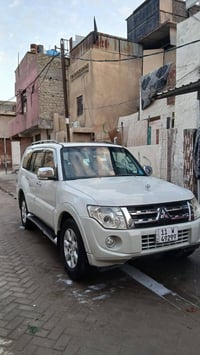 باجيرو 2009 حبتور بيها صبغ 3قطع ونص فول مواصفات فتحه جلد كشنات كهرباء ...