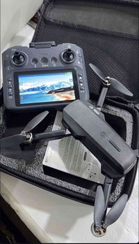 درون بهل شكل جديده بعدها فقط رجله مكسوره وما مثره عليه سعرها 60الف تخب...