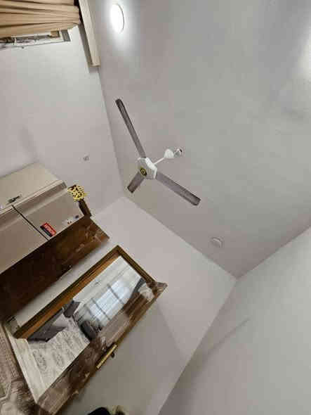 بيت مساحة 83 متر اقرار محكمه  
العنوان حي الذهب خلف طاقة حي الحسين قرب سوق الصيادين 5 دقايق عن مؤسسه الميالي 
 يتكون من طابقين 
الاول  براني وصاله ومطبخ وصحيات 
الطابق الثاني غرفتين مع صحيات 
كونكريت مسلح للطابقين 
السعر 62 مليون 
للتواصل ***********
