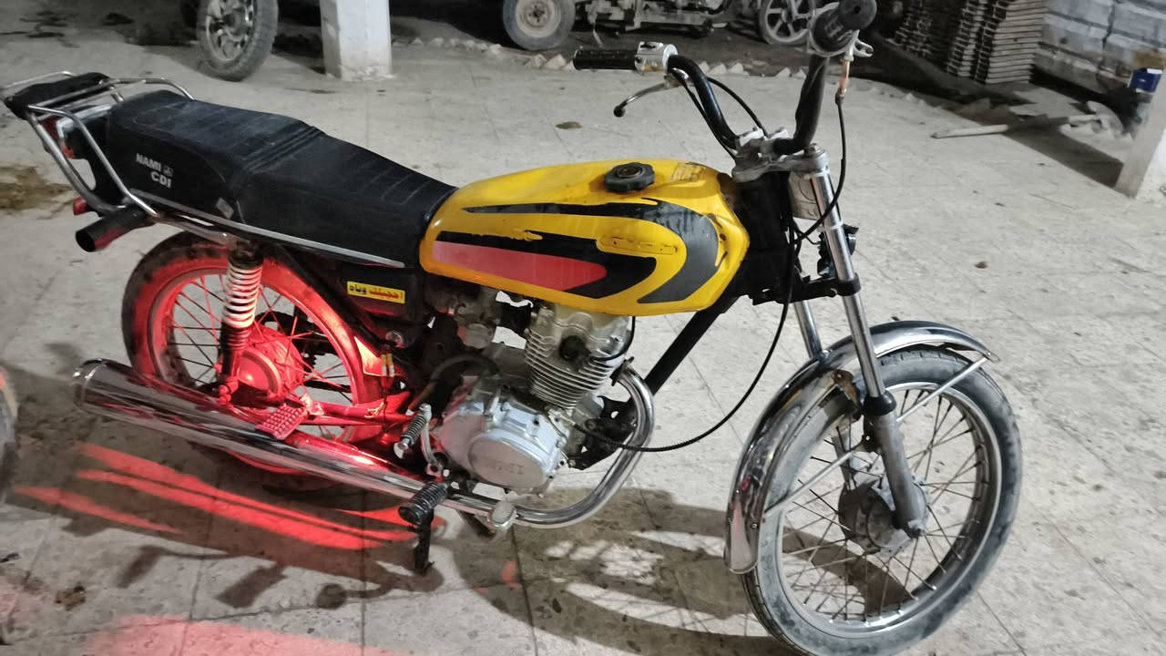 دراجه للبيع ادوات ب325  الدراجه لا تبخير ولا تنقيص دهن  كهربائيات كلشي شغال بيها مكاني مدينة ام الشويج  وهاذ رقمي *********** الي مو شراي لا يداهر ويكسر بيها
