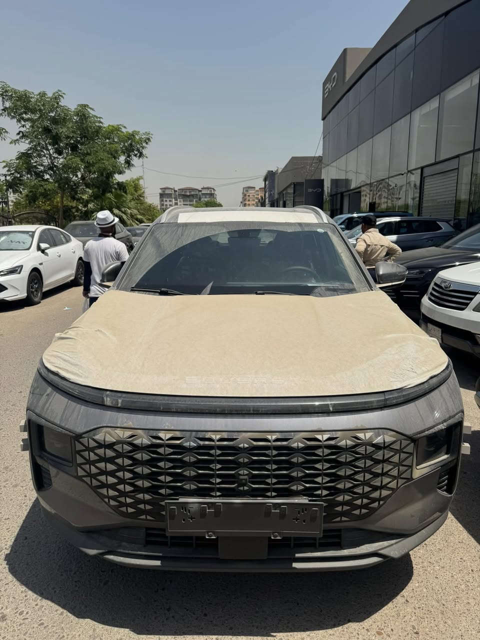 Soueast 07 comfort 2026 silver 
ماشية 310 كيلو 
بعدها بالنايلون اخذتها يوم6.6.2026 

بعدني حتى ما مرقمها يعني السنويه تطلع باسمك 

ضمانها كامل اخذتها من الوكالة هارلم 
ومع الاسف احتاجيت فلوس متوازي ابيعها داسافر 

السعر 24,700,000 قفل 
***********
