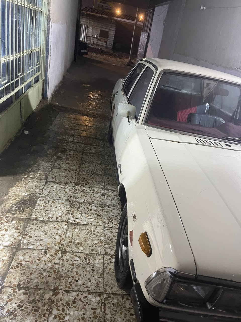 البيع كرونا 79                                                                راعيها بلعماره ومكان السياره في العماره مسمكره وجهاهزه للصبغ السعر 25 وبيها مجال جاهزه للصبغ للستفسار اتصل ***********
