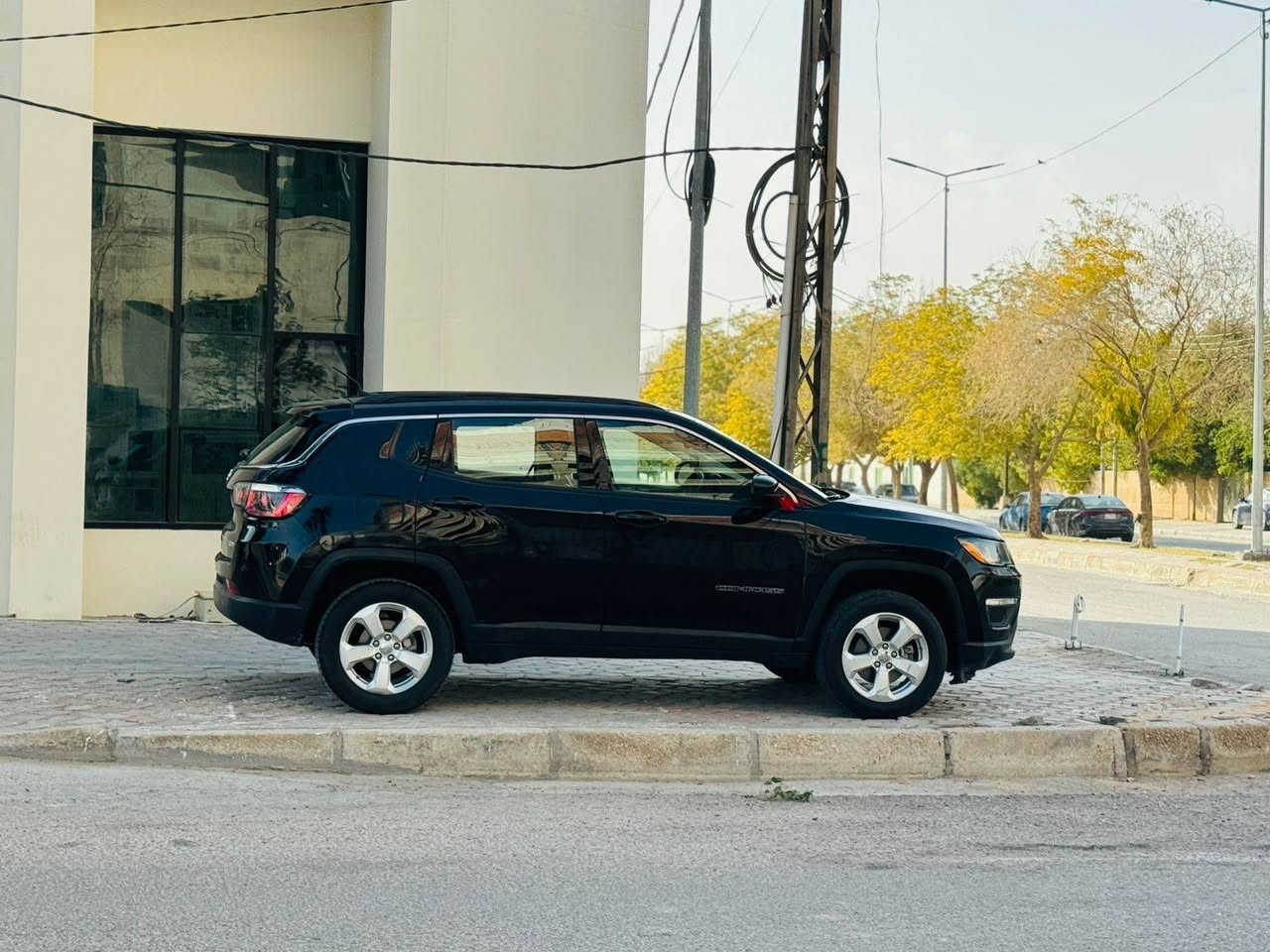 جيب كمباس مديل 2020 سعر 118 قابل للتفاوض الاستفسار اتصل *********** وارد أمريكي حادثها جاملغ وبنيد بدون دواخل والباقي كفاله عامه مواصفات فول عدا الفتحه بصمه تشغيل بصمه أبواب تشغيل عن بعد كشن كهربائي شاشه كبيره تحكم ستيرن اشاير مري كهربائي ويل كب 5 قطعتين تبريد حساسات امامي وخلفي مكينه 2400 مكينه وكير مكفولات حداديه جديده تخم تاير تبريد تدفئه شغال رقم بابل مشروع وطني سنويه ل 28 مكان سياره كربلاء مكلف ب نشر
