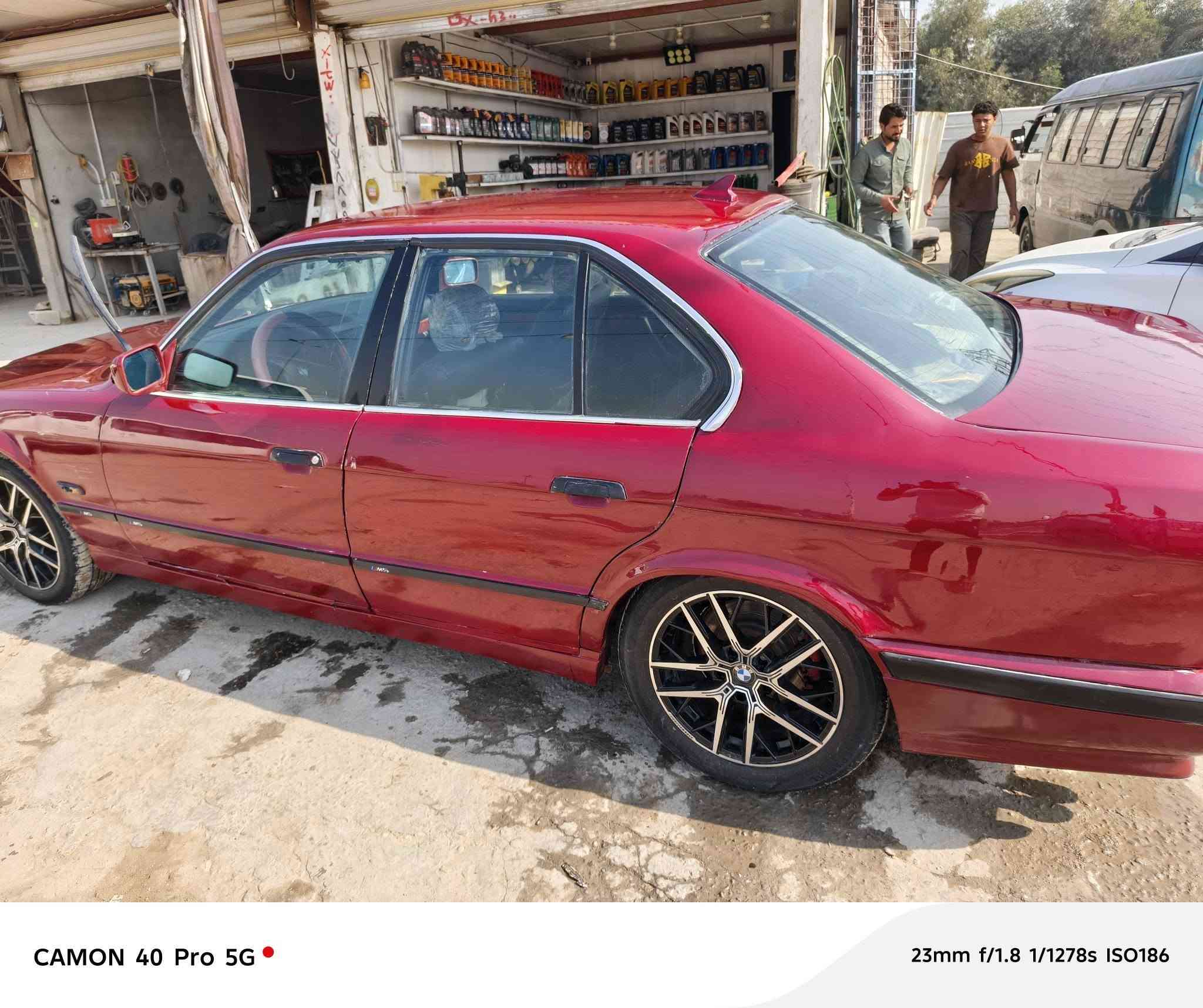 السلام عليكم
BMW حجم 525 مسكر  موديل 90 

سياره باسمي  تحويل ثاني يوم احولك  مكان السياره بابل . حله. 

كير جديد تبريد شغال بيها نقص ، حداديه خلفيه ، سعرها 60

ما اذكر مواصفات تجي تشوف وتقتنع بل خير عليك وماتقتنع اغديك وتروح لهلك مهله ماتكول انته ناشر شي ولكيت شي ثاني
***********
***********
