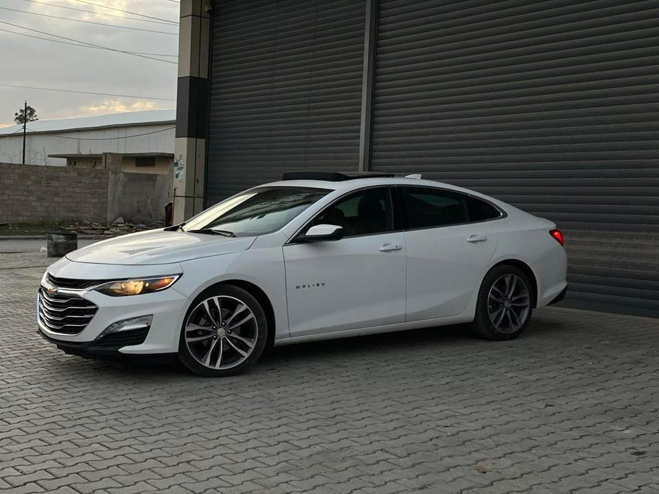 سيارة ماليبو ٢٠٢٣ ابيض اللون فول مواصفات بانوراما ويل ١٩ رياضي تخم إطارات جديد صار اسبوع دهن محرك كير جديد مبدل كهربائيات كير محرك بشرط سيارة جديدة مابيها نقص دينار واحد قطعتين صبغ بدون دواخل رقم سليمانية هزة وسنًية جديد مكان السيارة سليمانية للتواصل ***********
