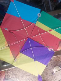 معمل ألوان • طائرات ورقية • حي النقيب