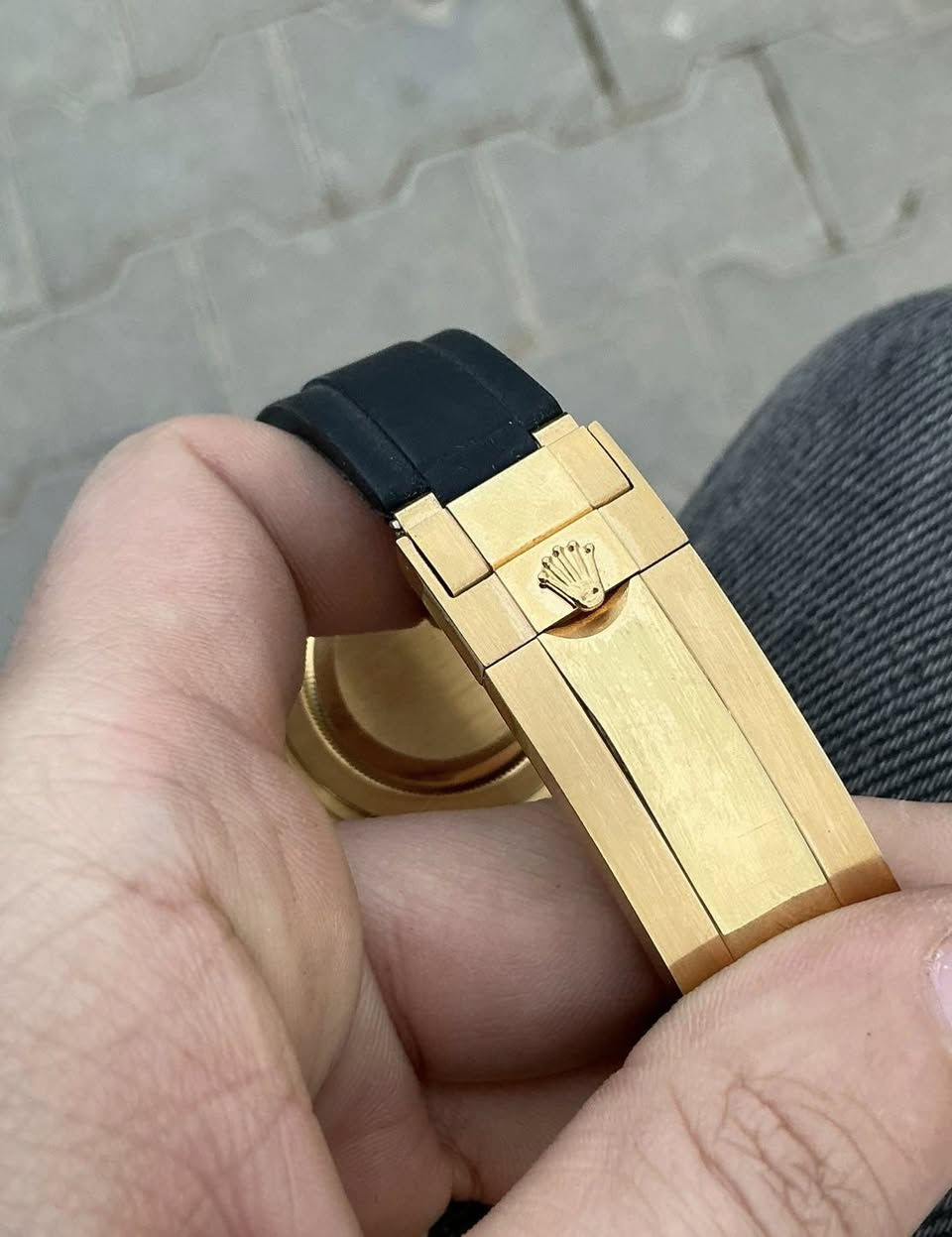 السلام عليكم ساعة رولگس سكاي دويلر 
اوتوماتيك
مينة مميزة
قرص GMT داخلي
عقارب وارقام لامينوس
قطر 40 
مختمة بالكامل
قفل بحري
135 الف


**إذا كنت صاحب هذا الإعلان وتريد حذفه لأي سبب، رجاءا أرسل رسالة إلى الدعم الفني**