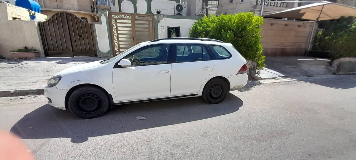 السلام عليكم كولف موديل 2012 اصل كاز محور بانزين محرك برازيلي كير عادي 1800 رقم أربيل السعر 60 ورقه وبيها مجال تحويل مباشر بدون وكاله كما موضح بل صور ول سونار رقم الهاتف / ***********
