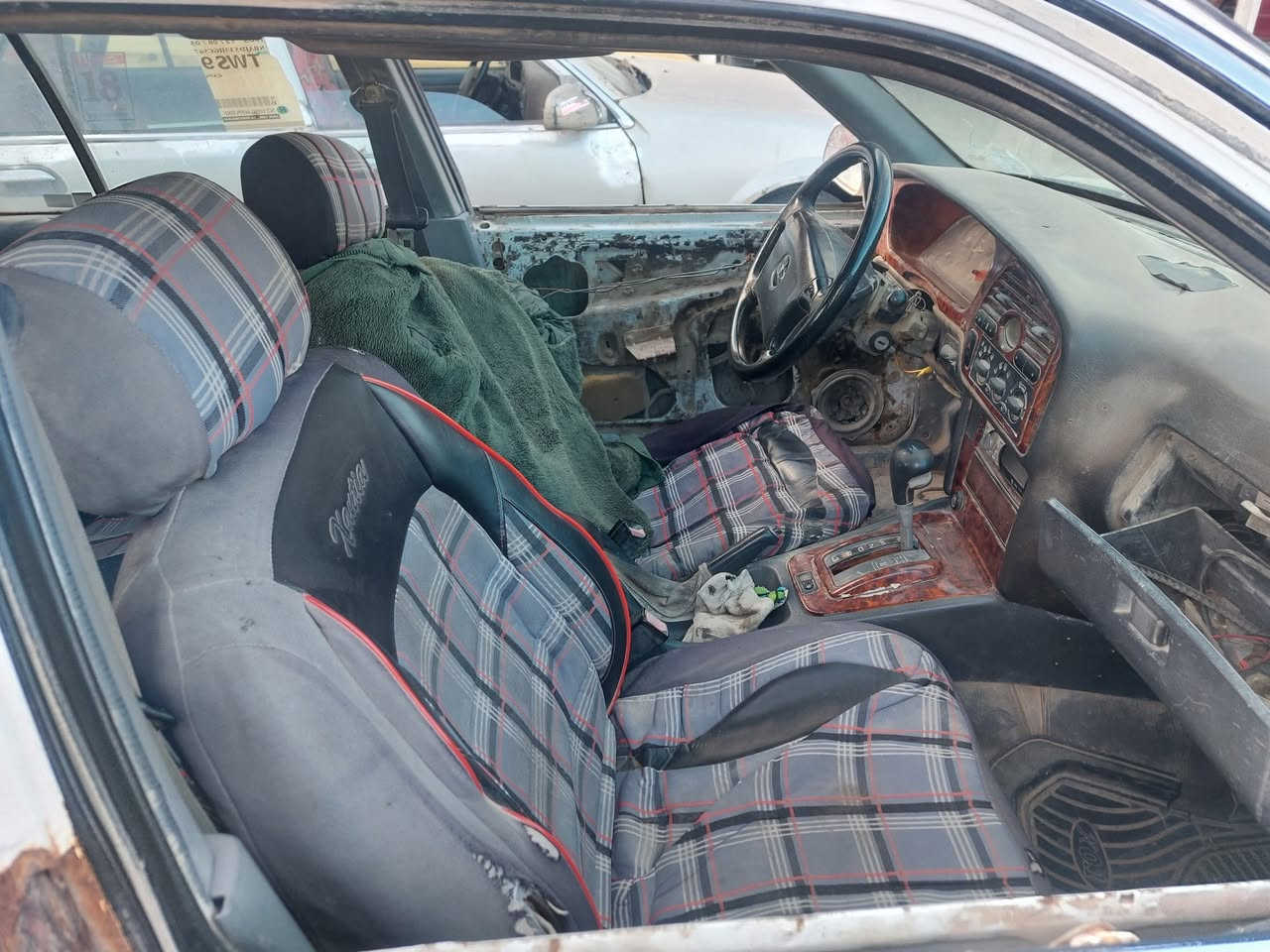 برنس فراشه موديل 96 رقم بابل السعر 15وبيها مجال مكان السياره سماوه رميثه ***********
