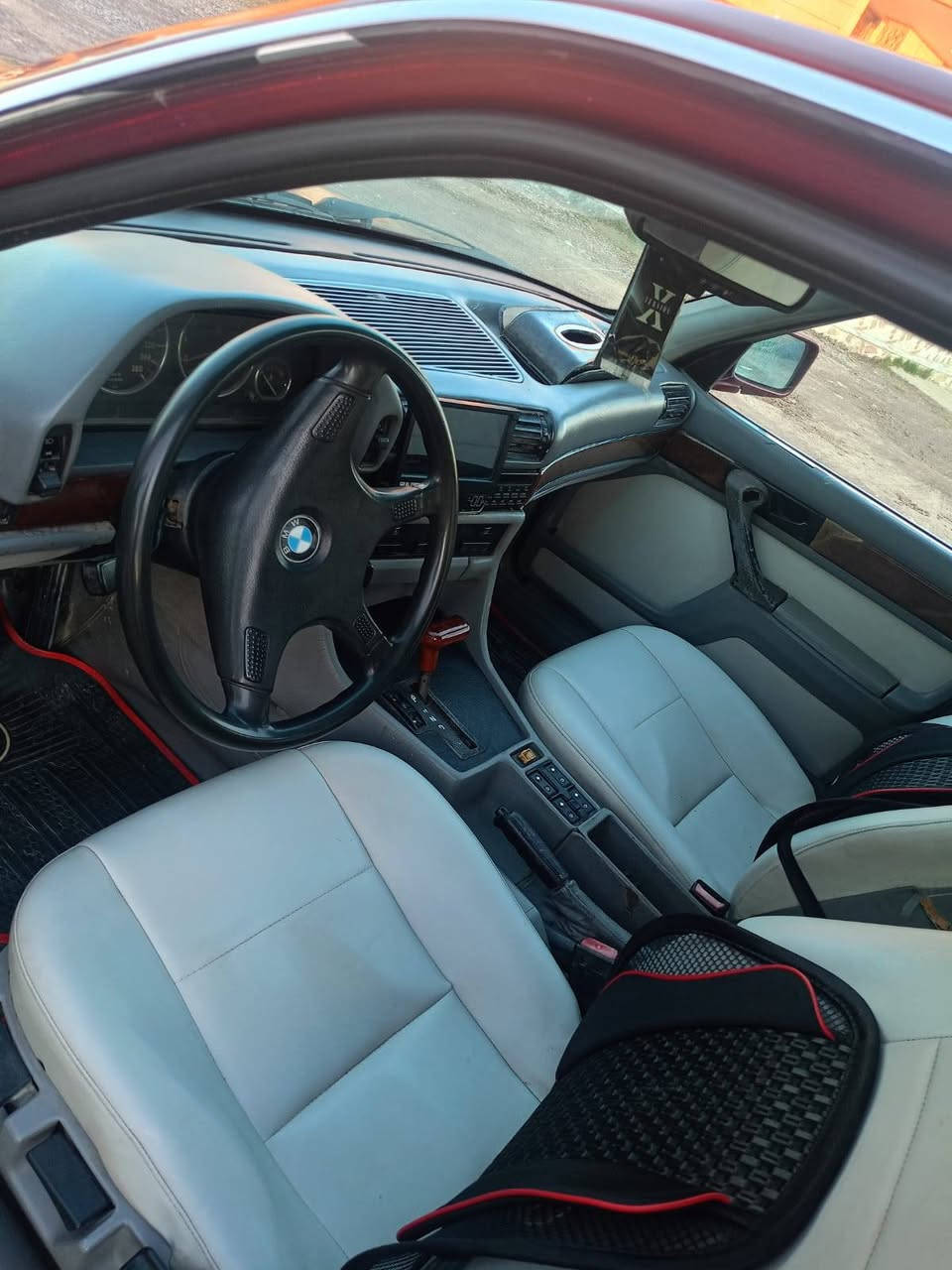 بي ام دبليو..
موديل ٩١ حجم 735
رقم نينوى دولي بسمي رقم صار اسبوع من شاده
السياره كلشي شغال من كهربائيات تبريد ثلج
محرك كير شرط تحتاج ستر الله 
داخل ثلجي 
سعر 55
يرهم مقدمه زينه 
رقم فقط واتس اب ***********
