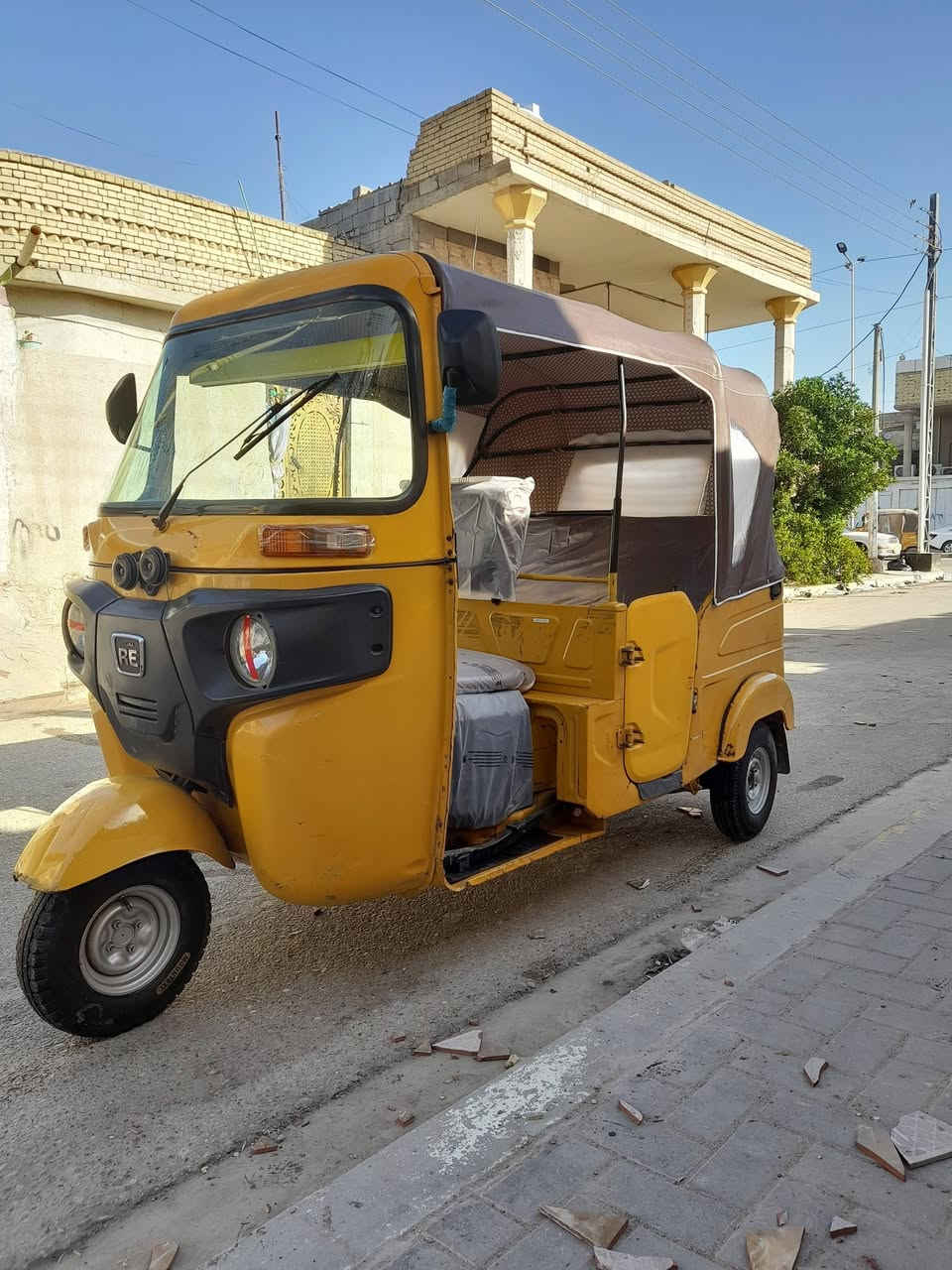 تكتك موديل 21 رقم وسنويه مكينه مجفته تجفيت شركه كهربائيات كلها شغاله السعر 6200مكاني بلبصره بلحيانيه وهاذ رقمي ***********
