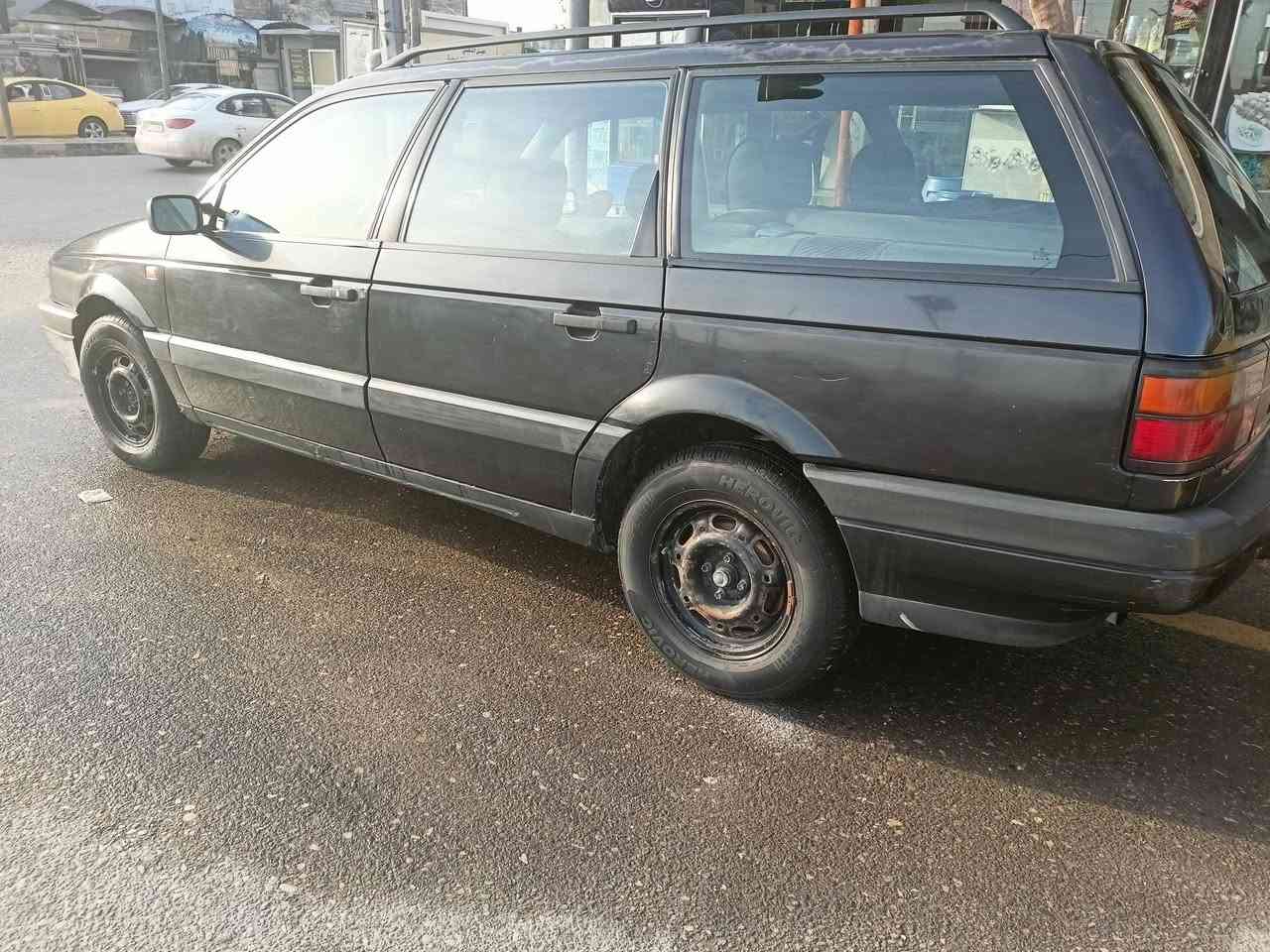 باسات موديل 1992
رقم الماني سنوية جديدة 2028
كوبون بانزين ورقي 
مكينة شرط 
كير شرط 
تبريد +تدفئة
وايرمنية كاملة
طخم تايرات 
طخم امامي خلفي جديد 
داخل وضع  شركة 
بدون صبغ فقط الدواير
شرط التحويل 
***********
