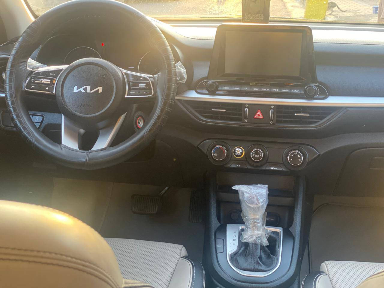 سيراتو موديل 22خليجي سياره مكفول من ضربه بيه صبغ جلاتين بيه ربع البجم وربع القماره سياره جهازه ماشي 89 سعره 155وبيه مجال *********** البصرة, العراق
