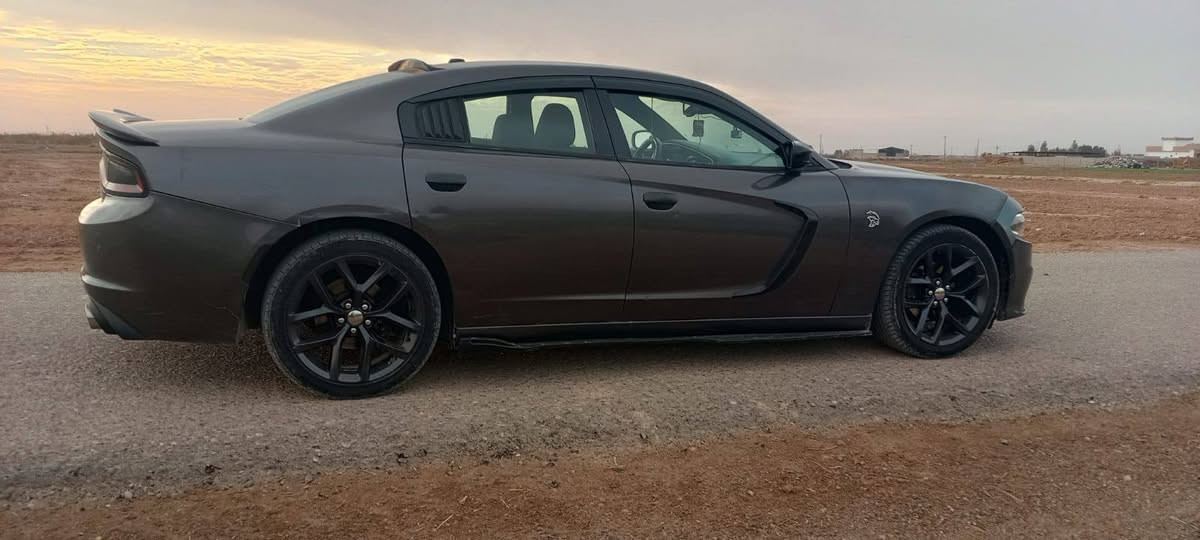 سلام عليكم رمضان كريم عليكم وعلينه بل خير 
جارجرموديل 15
واذ اكو مراوس اوبامه 17
يكون افضل 
سياره حادثها جاملغ وبانيد  وبيها مكانين بارد قليل 
سياره جاهزه من كل النواحي  
حداديه امامي  خلفي كله جديد 
مكينه كير اكسل مكفولات 3600
سياره ممشتغله علا خط
سياره استخدام شخصي 
عارضها 160وبيها مجال 
الاتصال ***********
متواجد عل واتساب
تحياتي الكم
