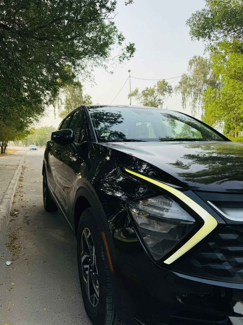 (بسم الله الرحمن الرحيم ) 

سبورتج 🎗️ 2023 💥

المواصفات 💯 :

1- شاشة كبيرة 
2- قطعتين تبريد 
3- دشبول دجتل 
4- تحكمات استيرن 
5- سايد بريك بصمة 
6- كشنات جلد 

العداد : 36.000 km 

السيارة وارد امريكي صبغ جاملغ خلفي وبابتين ✅

#السعر 17.800 $ 
178 ورقة للتفاوض او للاستفسار الاتصال على الرقم 

***********
