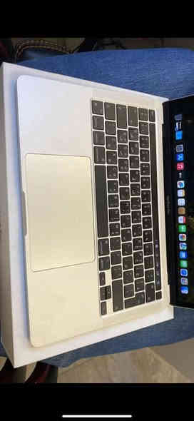 Mac book pro
لوحة المفاتيح

عربي + إنجليزي

موديل 2020 

macOS Sonoma 14.6.1

عدد المنافذ

منفذين USB-C على الجهة اليسرى

اللون

(Silver) فضي

الشاشة

Retina Display بدقة عاليه 

لوحة اللمس

Force Touch Trackpad كبيرة

الصوت

سماعات جانبية بجانب لوحة المفاتيح

600 الف 

واتساب ***********
