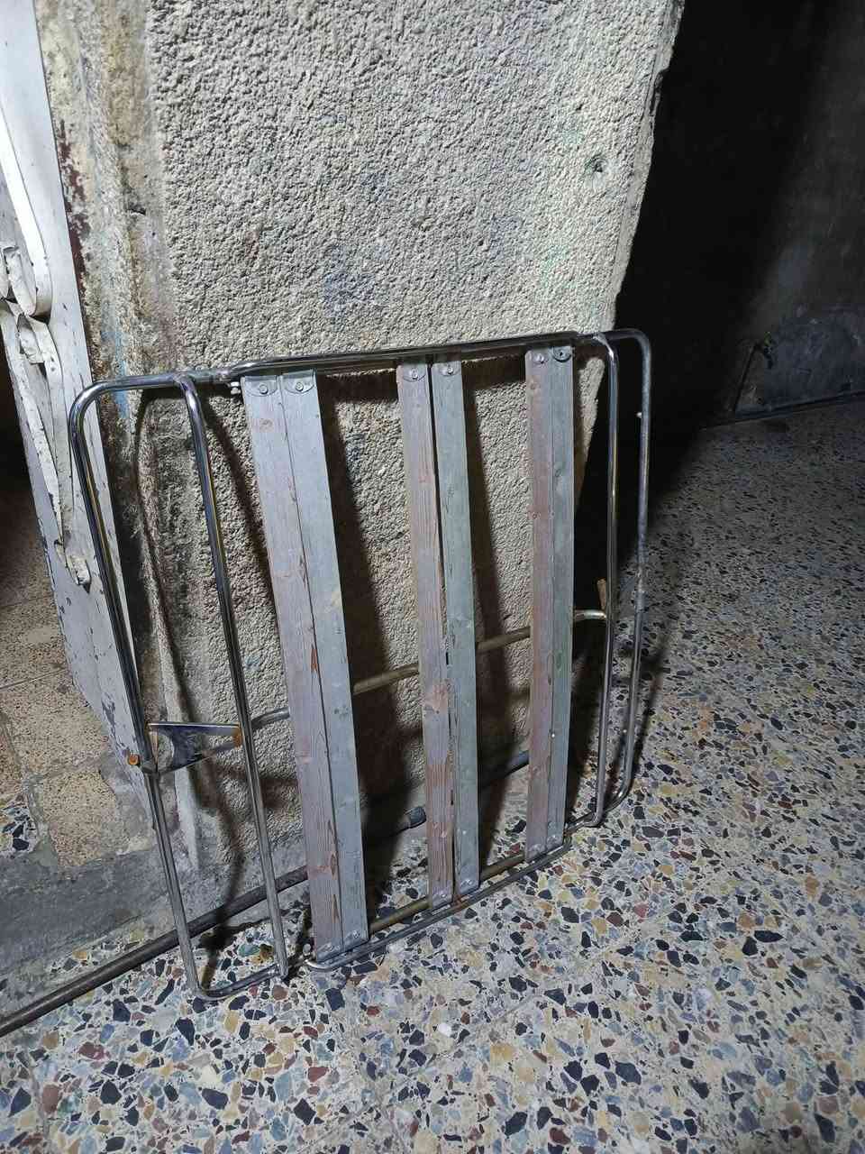 السلام عليكم سيباية للبيع سعر 100 رقم الهاتف ***********
