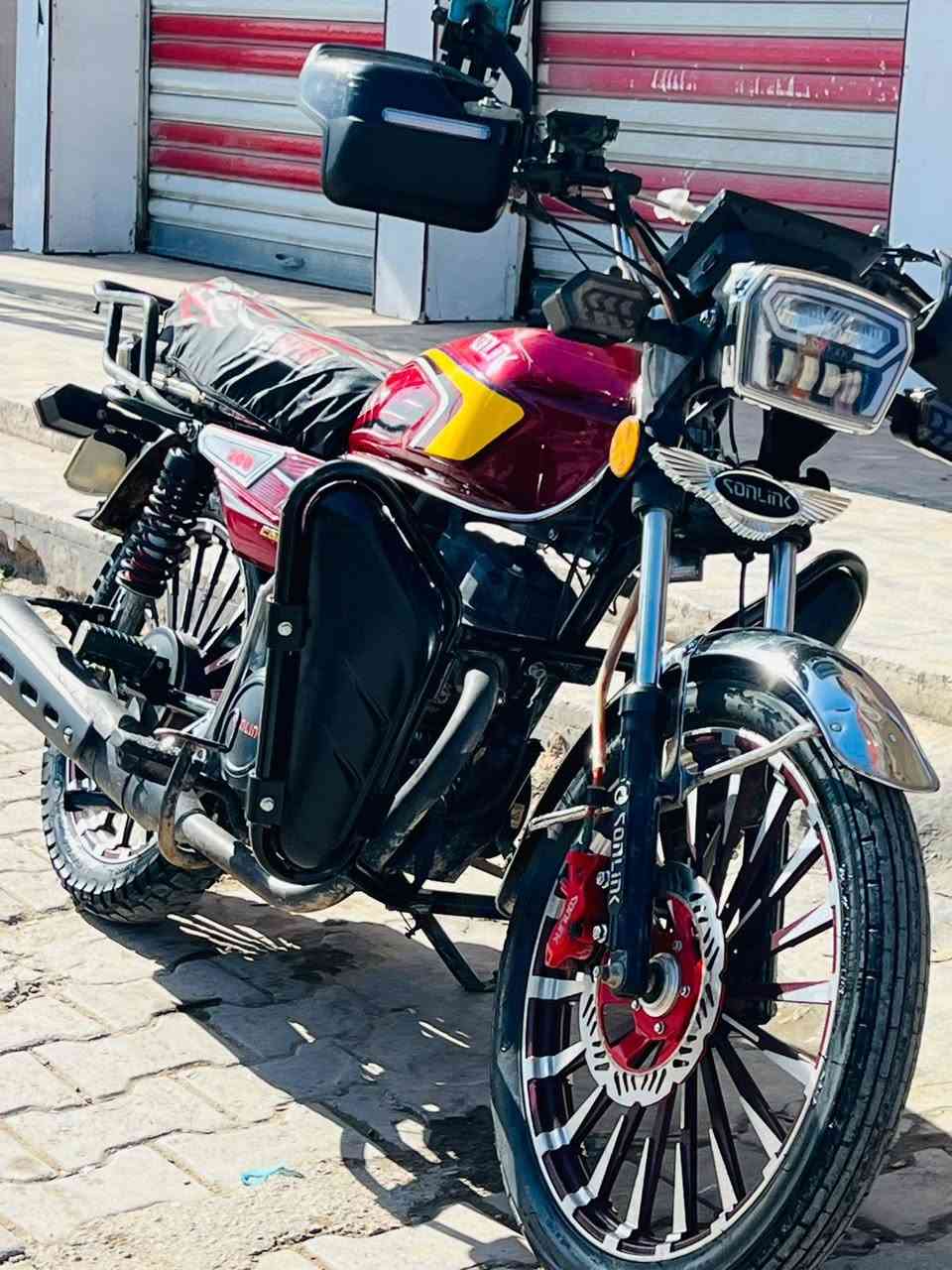 السلام عليكم دراجه سونك ايراني موديل 2025
دراجه نقص بس الكفر طاح مني دراجه رمبه نزلتهه 
مكاني بغداد مدينه الصدر سعر 700الف وبيهه مجال قليل 
مكينه مكفوله كفاله 
رقم الهاتف ***********
غير متوفر على الفيس
