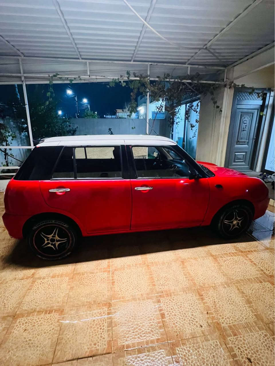 لیفان ٣٢٠ ٢٠١٤ زۆر مەزبوتو بێحەیبە 
فول مواسەفات 
دووجام کارەبا 
تەبرید ساردو گەرم 
گێچ ئەلیکترۆنی 
شاشە ئایپاد 
دوو سویج
مەکینە ٤ پستنی ١.٣
٢وەرەقە غەرامەی لەسەرە دەیگەرێنمەوە
*********** أربيل, العراق
