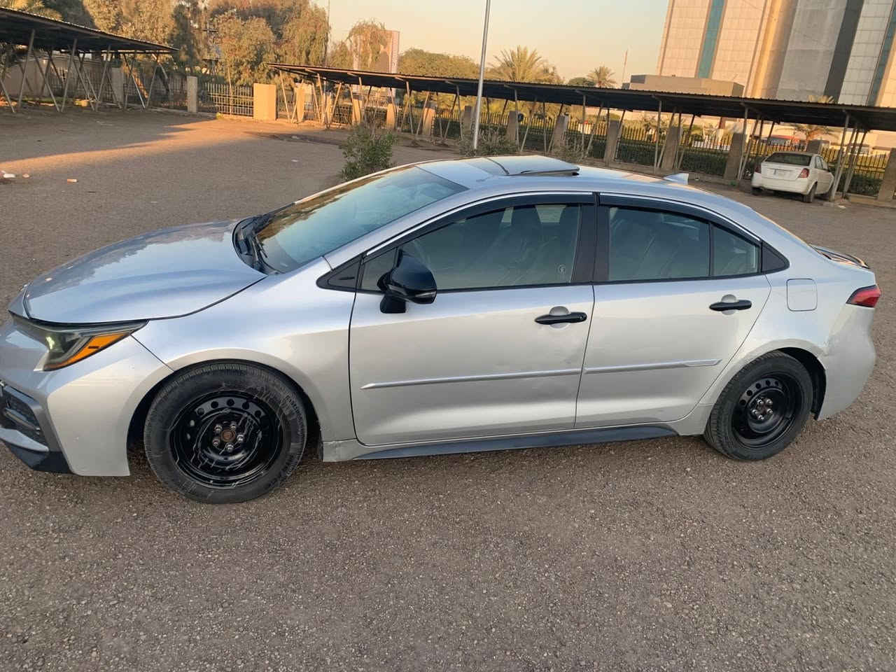 سلام عليكم عندي كورلا للبيع موديل ٢٠٢٠وارد أمريكي سياره فول موصفات بصمه وفتحه بصمت صندوك كشنات كهرباي كشنات جلد وهيتر رادرات اماميه وخلفيه تحديد مسار شفتات ستيرن سياره فول واحد عله واحد ماشيه ١٤٥ سياره بيه بنيد وجاملغ السعر ١٢٨وبيه مجال العنوان بغداد رقم الهاتف ***********للبيع أو مراوس
