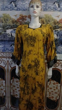 للبيع • ملابس