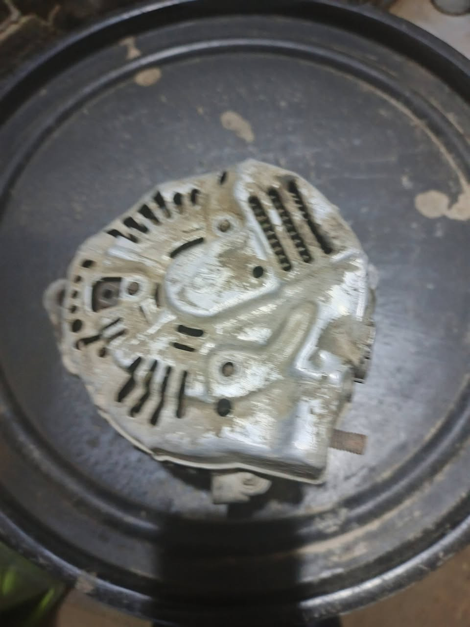 داينمو محرك 2:5 نظيفه مكانها طويريج سعرها 35 تليفون ***********
