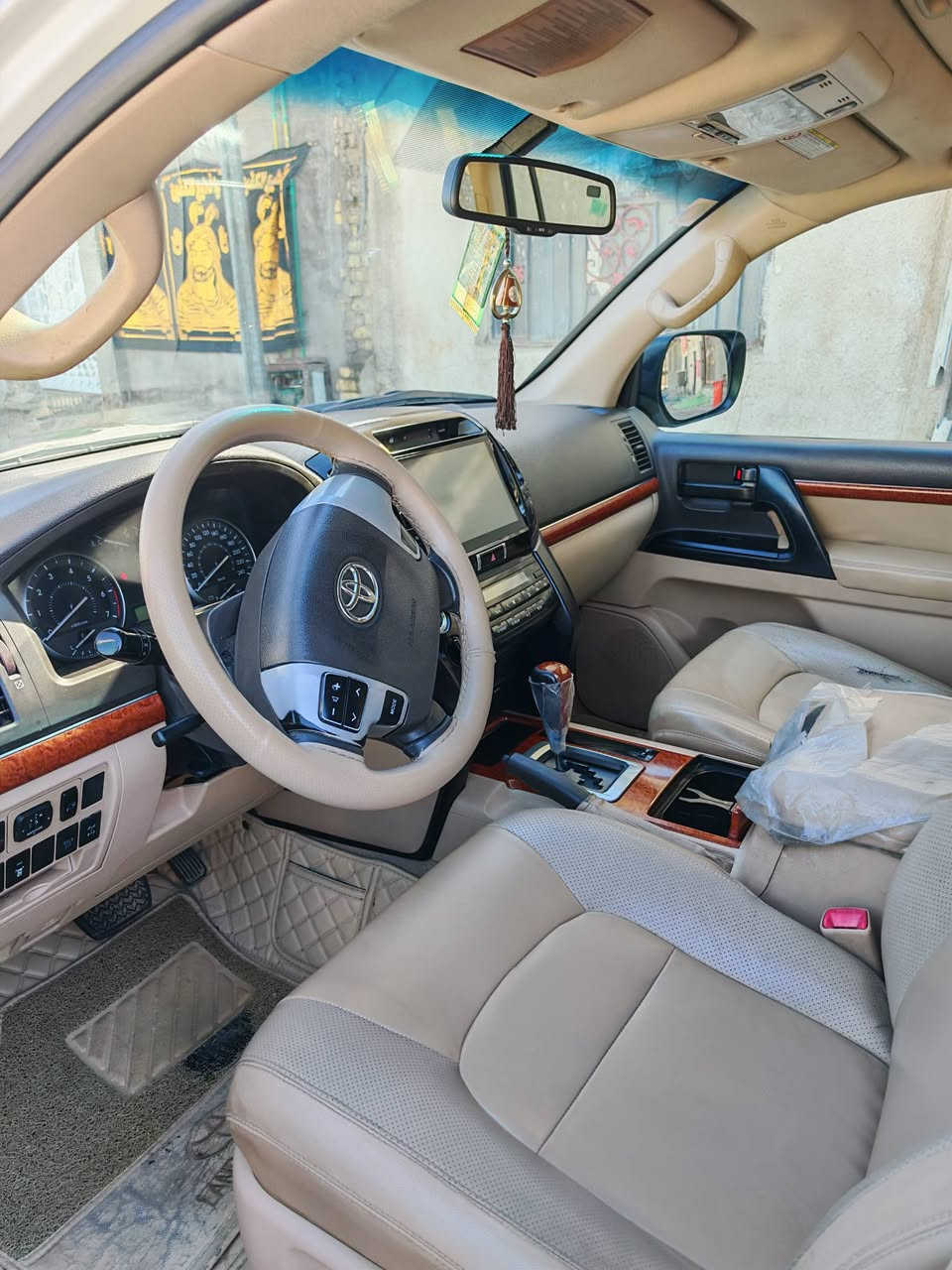 لاندكوز موديل 12بغداد ستة سلندر مكفوله كفاله عامه بأسمي ماشيه 228 عنوان بغداد رقم الهاتف*********** ابو رعد
