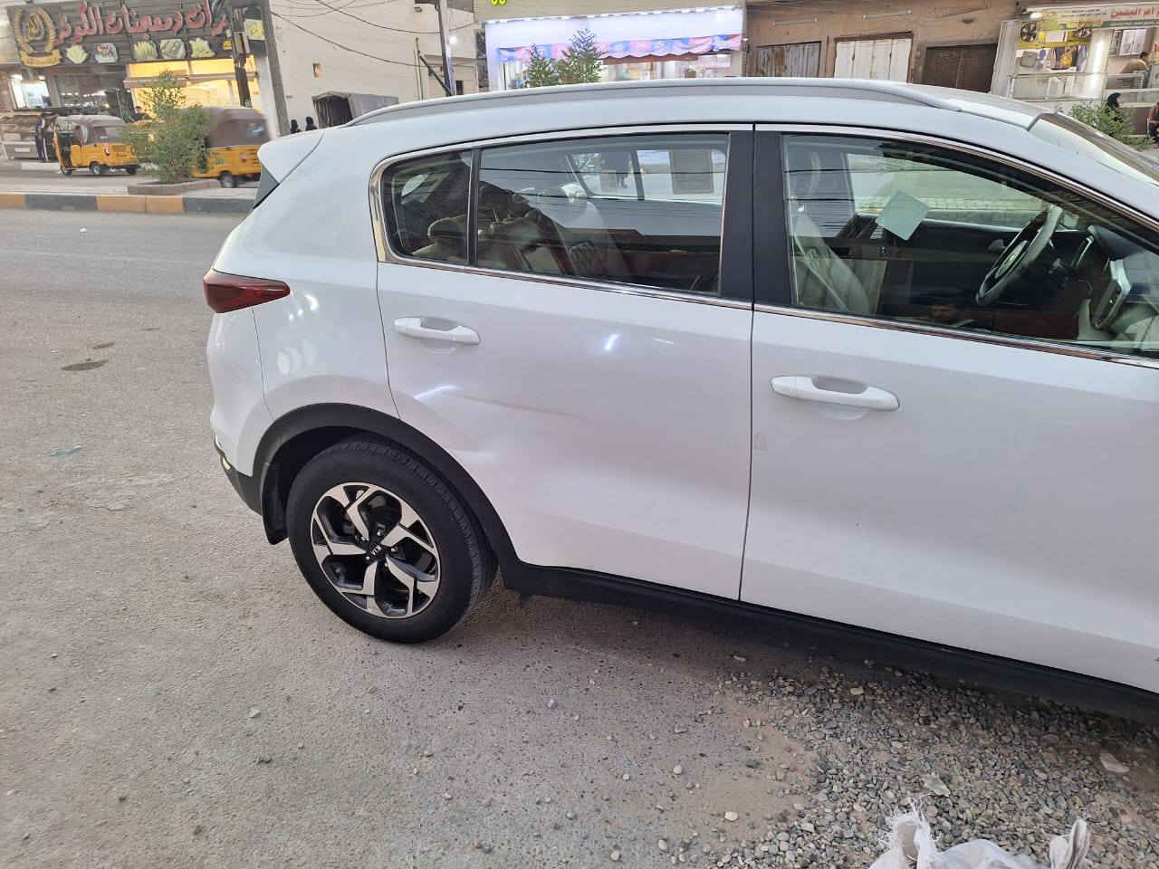 السلام عليكم كيا سبورتج 2019 خليجي مكفوله كفاله عامه ماعده بارد في الباب الخلفي موضح بصور مكينه جي دي اي 2400 السياره حلوه السعر 187  مكانها بغداد ***********
