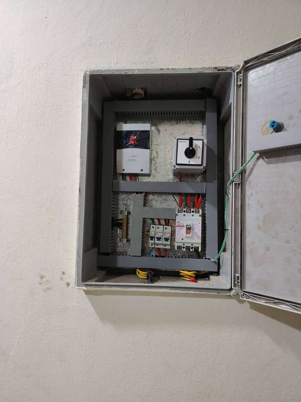 تأسيس بوردات صيانة عمل كافة البوردات  ats وطني مولد خط اوخطين اوبل اضافة مولد منزل طاقة شمسية وتأسيس جميع كافة المنازل بوري سيمنز بأسعار مناسبة  للاستسفسار على رقم *********** 
شغلنا في منطقة الدورة
