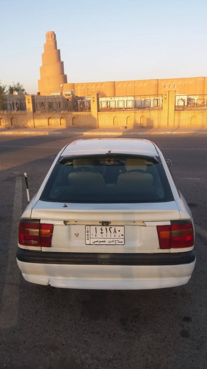 السلام عليكم....
اوبل فكترا مديل /1990

لون ابيض /محرك 2000 
ملاحظه/المحرك تعبان
باتري جديد + مسجل شغال بلاتوث اربع سماعات+تايرات أمامي 90 %نضافه  + كهربائيات شغاله كلهن+ غرفتها حيل نضيفه بين قوسين سياره فلوسها بيها
رقم صلاح الدين مشروع وطني 2028

مكان السيارة /سامراء

السعر /25 و بيه مجال

للأستفسار/ ***********__***********
