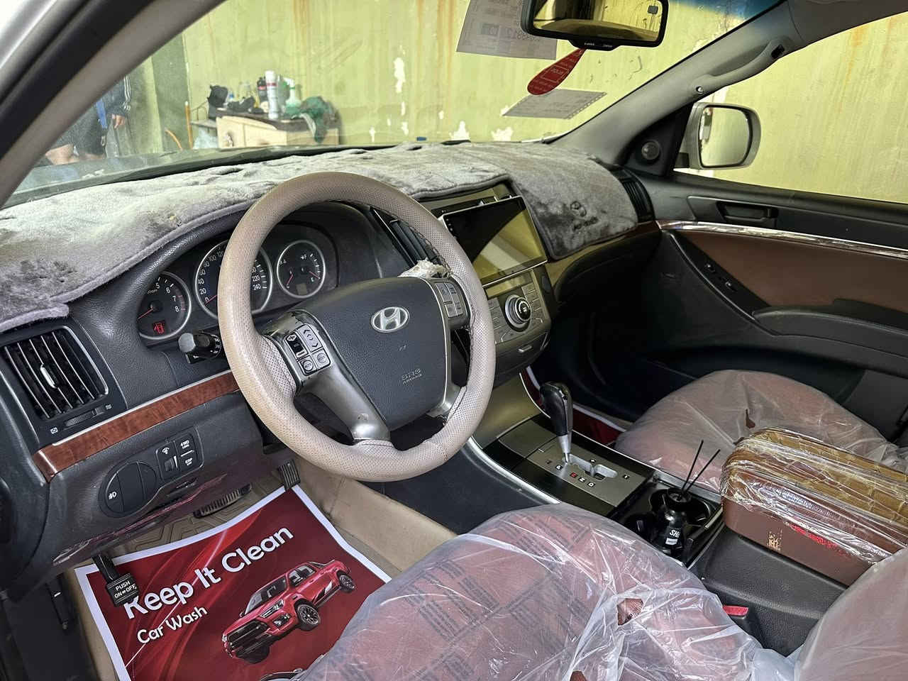 سياره فيراكروز 2008 فول مواصفات كفاله من الضربه بيها جرد بالبنيد ورشينه البنيد والجاملغات صبغ للجمالية السياره بدون ضربه حداديه وكير ومكينه وتخم تاير كله جديد رقم اربيل جديد 
للاستفسار ومعرفه السعر اتصل ع هذا الرقم ***********
