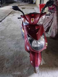 سكنز فحل مامفوح برغي. وكلشي شغال بيهه اشاير اي شي شغال ماكو اي نقص بيه...