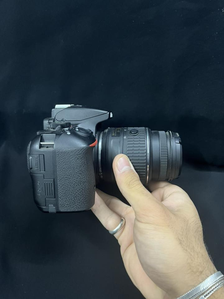 كامرة نيكون 5500 جديدة حيل مكاني بغداد الحرية سعر 425 وبيها مجال للشراي ***********
