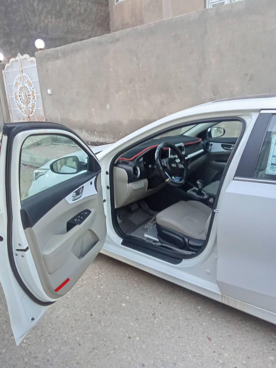سيراتو موديل 21 رقم قادسيه بسمي تحويل مباشر ستاندرد محرك كير تبريد.
الضرر أستبدال الباب الخلف السائق بدون أي بارد أو صبغ باب وكاله نفس اللون.
ماشيه 166.
السعر 155
هاتف ***********
