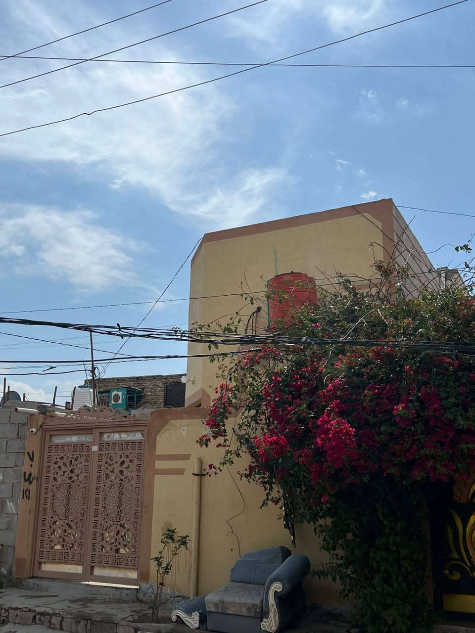 دار للبيع نجف زراعي ميسان مقابيل العسكري ١٠٠ م البيت نضيف استقبال ومطبخ وصاله كبيره وغرفه نوم بناء نضيف اذا تريد تبني طابق ثاني جيران ذهب استفسار تصال علئ الرقم *********** النجف, العراق
