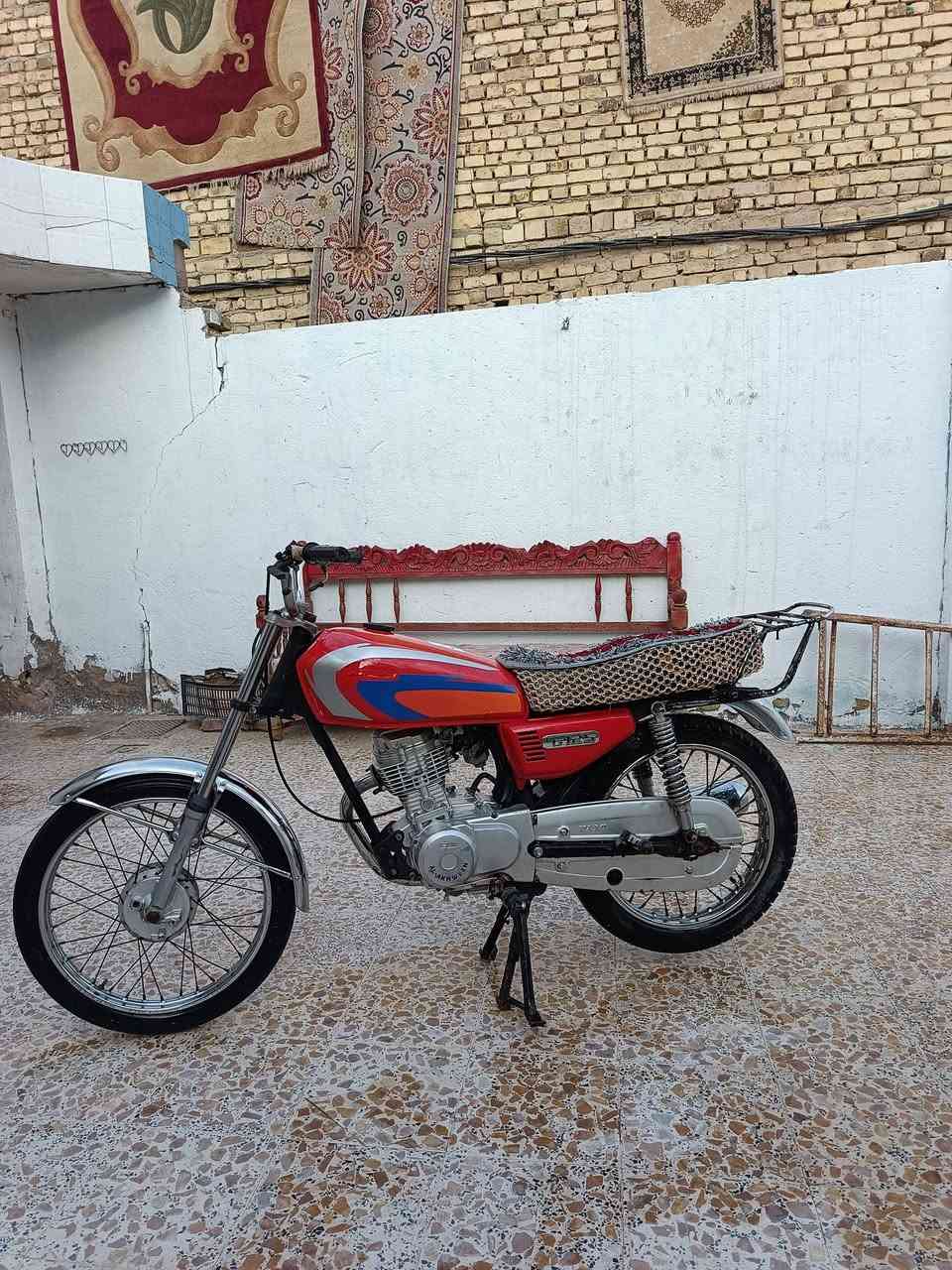 يرانيه للبيع السعر ٥٠٠ محرك مختم بعده بختوماته ٣  وشاصي نامه الأصلي  مكفول مفتوح مره وحده فقط غراض تانكي صفاحيات مداكر كله جديد مكفولة من السرقة رقمي ***********
