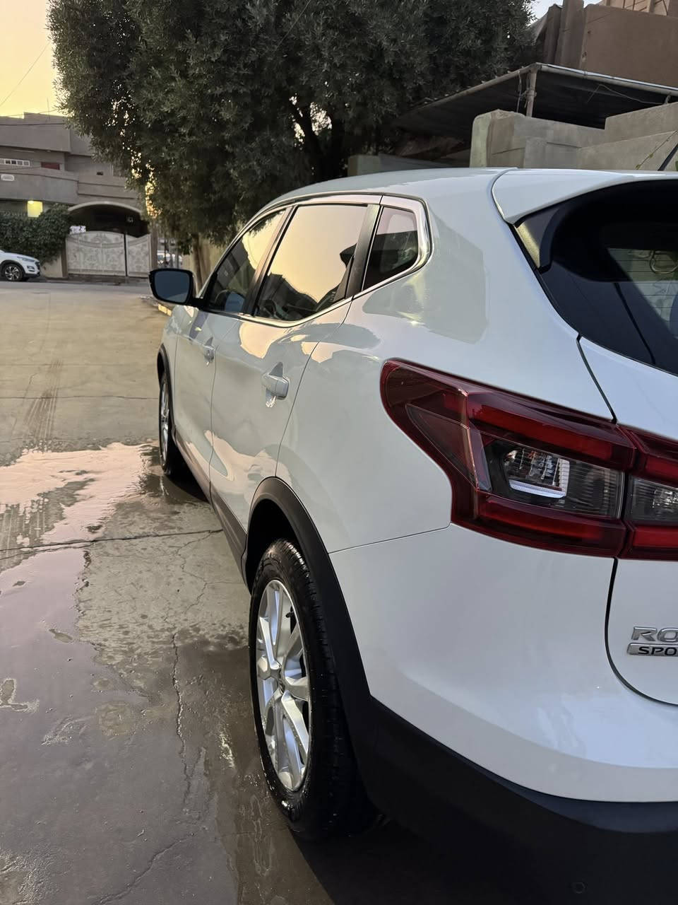 للــبيــع
نيسان روج سبورت 2021 
مواصفات: S
اللون : ابيض 
رقم :سليمانية 
ماشية : 160 الف
الحادث. : بيها بس ربع بونيد ومصبوغ البونيد كلة 
الايرباك مال استيرن طاك ومرجع سستم بلادي 
بيها بطاقة كوبون بانزين 
السعر : 176 ورقة وبيها مجال 
المكان : كركوك 📍
رقم الموبايل : ***********
