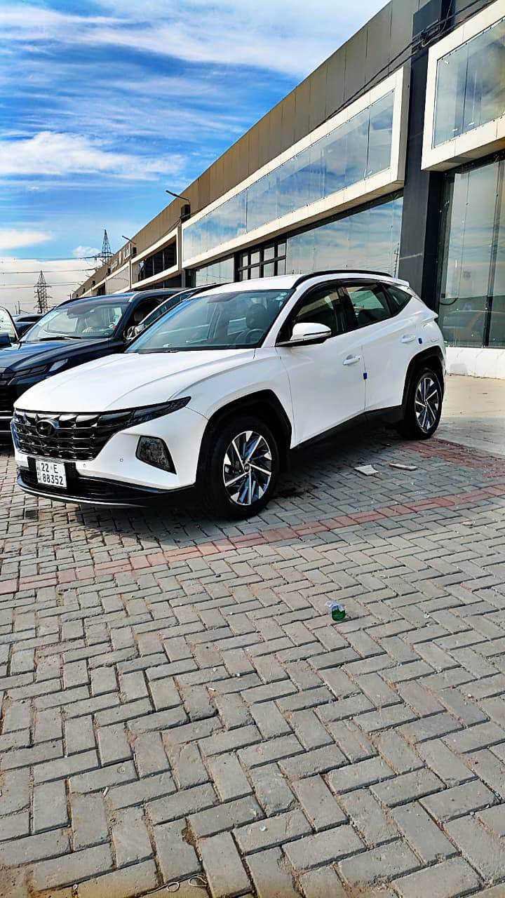 توسان 2024 رقم اربيل هزة وسنوية كله جديد 
السيارة ماشية 71 الف كيلومتر 
بدون صبغ بيها ملاحظات بسيطة 

السعر 195 🔥🔥 

للاستفسار اكثر *********** - 0708070827
المعارض الجديدة / معرض برج العرب موصل, نينوى
