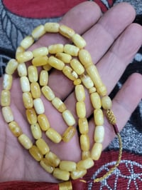 كهرب حر طبيعي ذمه لامعالج ولا مهدرج ولا ضغط وزن 17غرام عدد الحبات 55 ش...