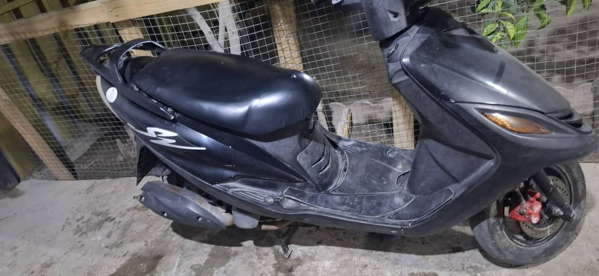 سلام عليكم ماكس 140 نظيفه سعر ٣٥٠ وبيهه مجال المكان بغداد الشعله  
***********
