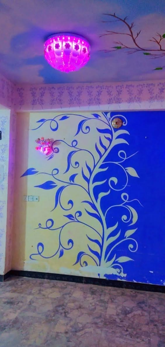 سلام عليكم
شقه إيجار المساحة ٩٠ متر 
غرفه وصاله ومطبخ وصحيات 
شريط حي المعلمين سريع المعارض 
ايجاره ٢٥٠ 
***********
طابق ثاني
