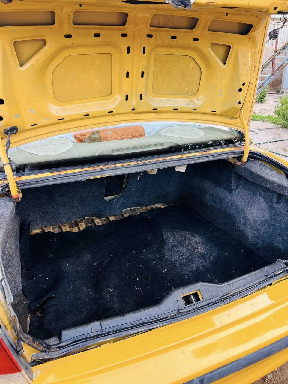 السلام عليكم سمند موديل ١١ داخل صاجي  ناطقة سستم صوت داخل جديد سنتر لوك مسجل اواكس كهربائيات ع وضع الشركة كير مكينة باور مشط  لغد شاصي تكم قمارة كفالة مصفره هيأة وغرامات هزة جديدة وسنوية لل٢٠٣١ رقم بغداد بأسمي شخصياً مكانات صبغ اثر شخوط وبدون تبديل السعر (٣١) وبيها مجال ***********
