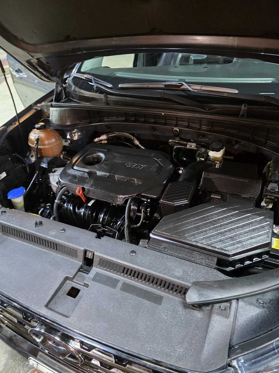 السلام عليكم اخوان توكسان وارد امريكي محرك ٢٤٠٠ بدون حادث بدون صبغ بدون ايرباك فقط دعاميات السياره فول مواصفات كشنات جلد وكهرباء بانوراما كشنات تدفئه وتبريد صندوق كهرباء ٥ كاميرات هوايه مواصفات بيهه رقمهه بغداد السعر ١٩٠ وبيهه مجال  مكانهه السيديه ***********
