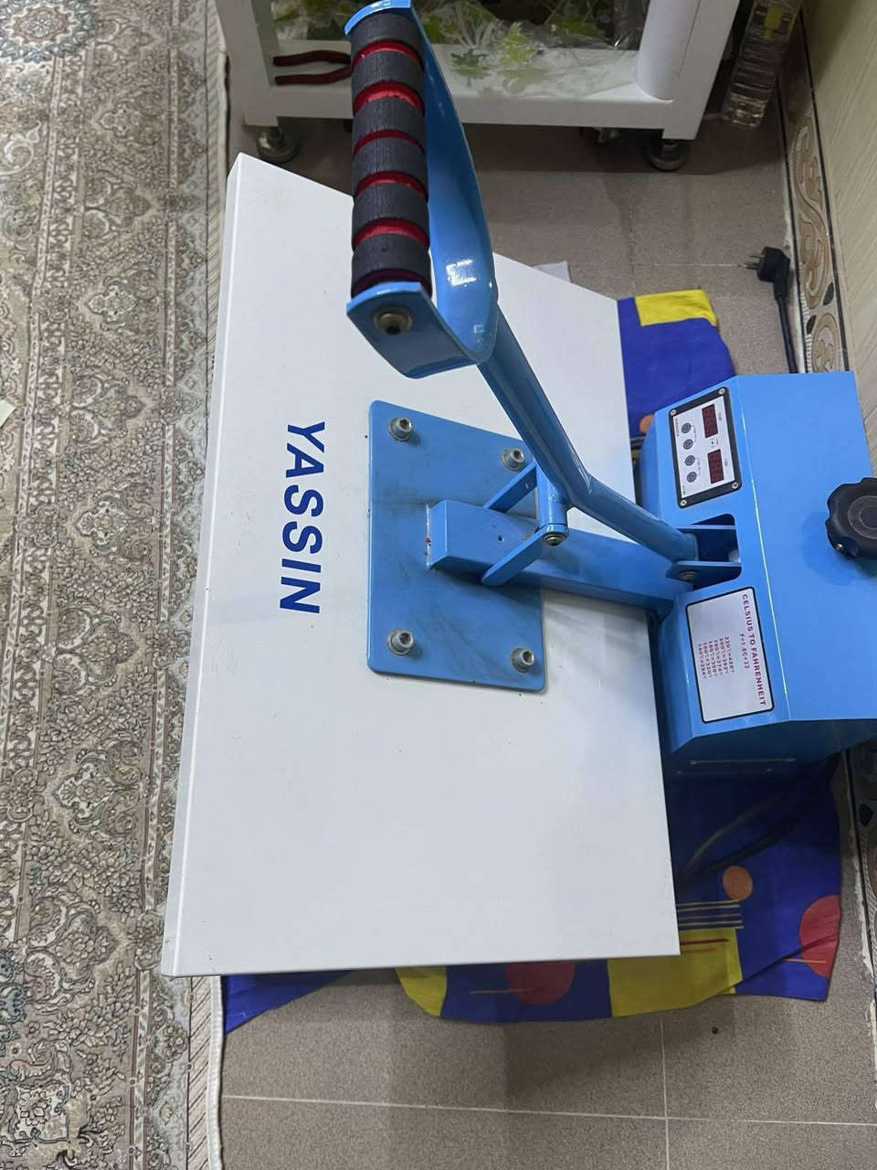 مەکینەی نەخش ،له گەل ئوتوەکەی   و کۆمپیتەر ٦٠٠٠هەزار نە خشى تاييه و ٢٠٠ به كره و پاتری و ئەن فیکتر
زۆرنوێویە  کەم ئیشی کردوە

سلێمانی


**إذا كنت صاحب هذا الإعلان وتريد حذفه لأي سبب، رجاءا أرسل رسالة إلى الدعم الفني**